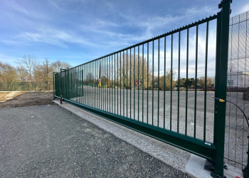 Clôture pour entreprise : sécuriser et valoriser votre site professionnel