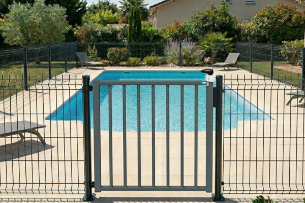 Clôture pour piscine : normes et sécurité